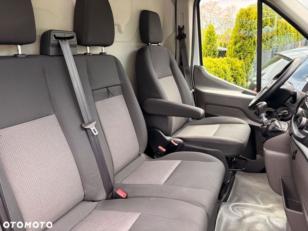 Ford Transit 350 L3H2 Ecoblue Ambiente 130KM - 19