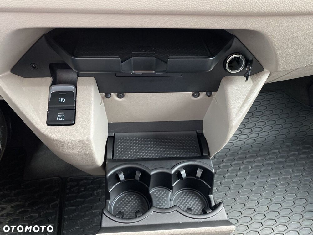 Volkswagen Multivan 2.0 TDI L1 Family DSG - 18