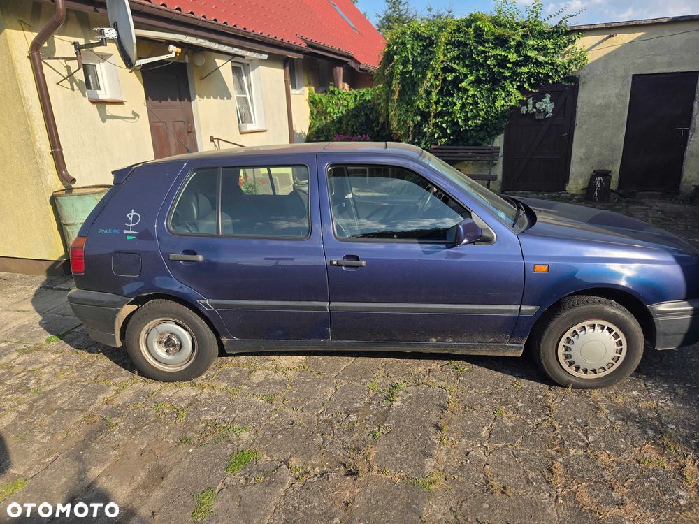 Volkswagen Golf - 2