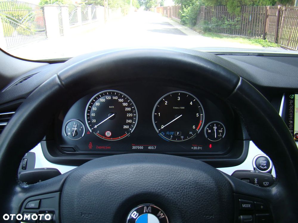 BMW Seria 5 520d - 27