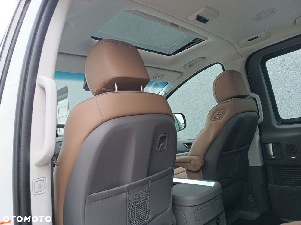 Hyundai Staria 1.6 T-GDI HEV Luxury - 35