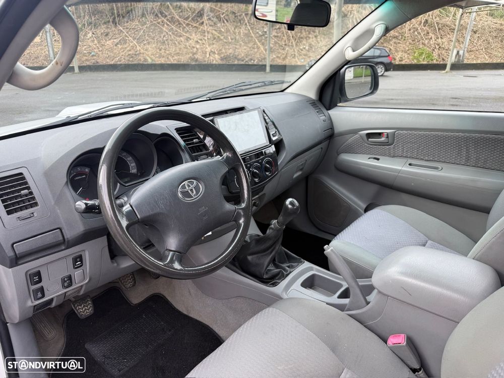 Toyota Hilux - 9