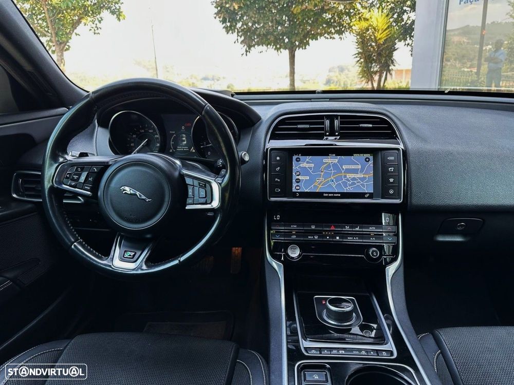 Jaguar XE 2.0 D R-Sport Aut. - 8