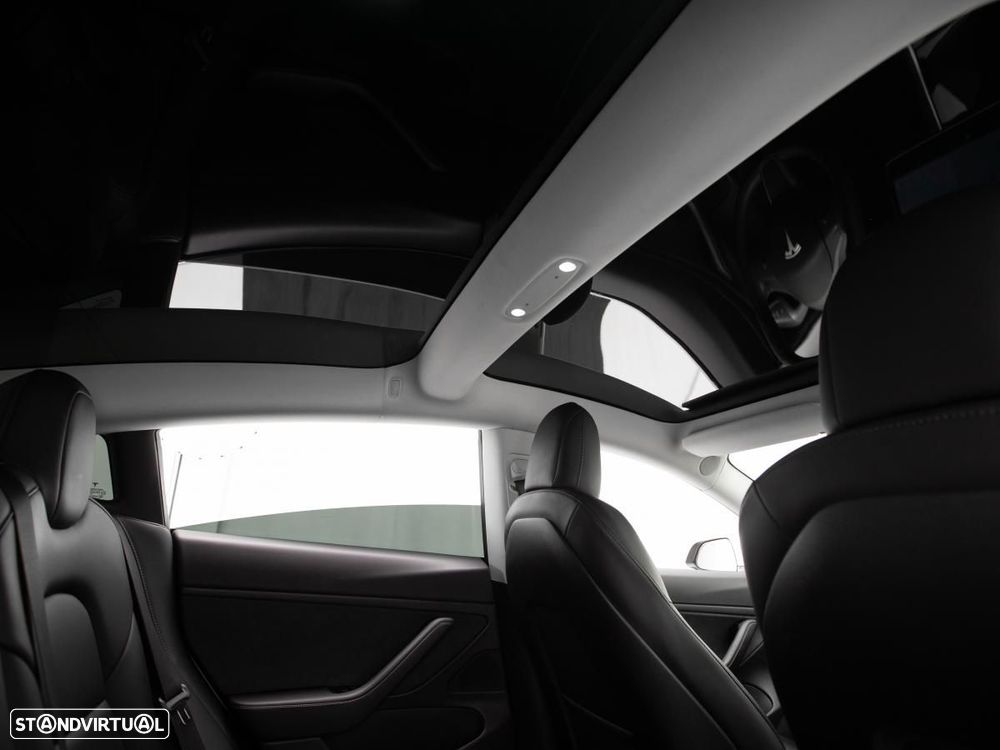 Tesla Model 3 - 14