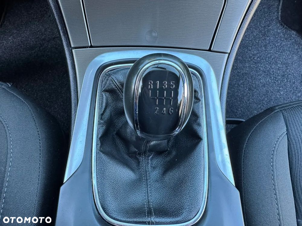 Opel Insignia - 35