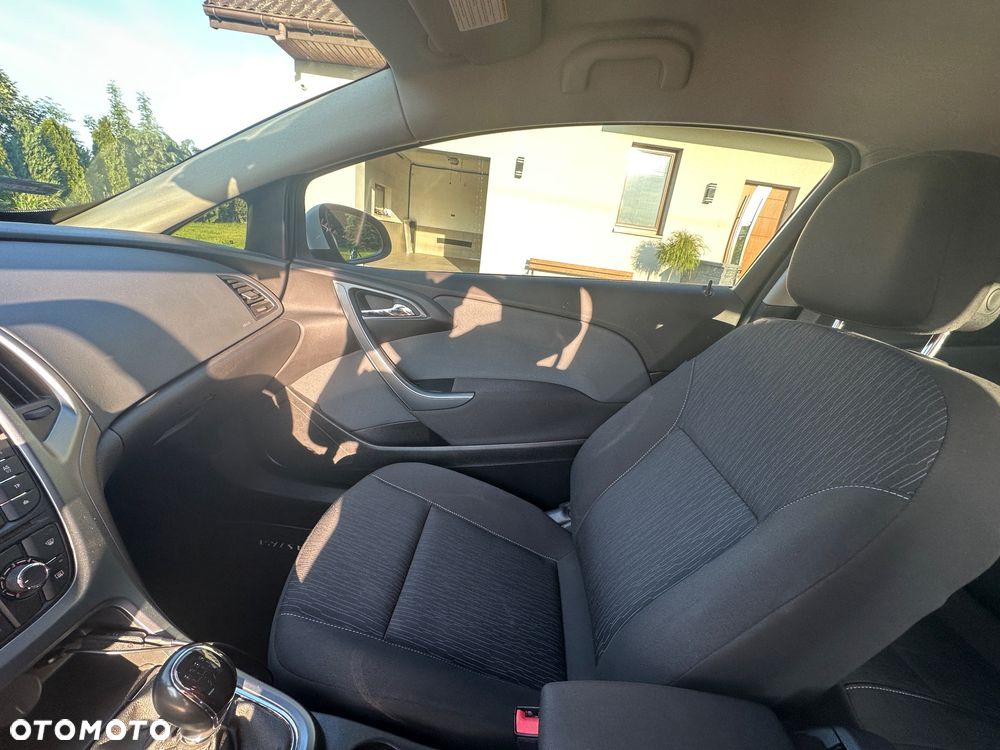 Opel Astra IV GTC 1.4 T Active - 9