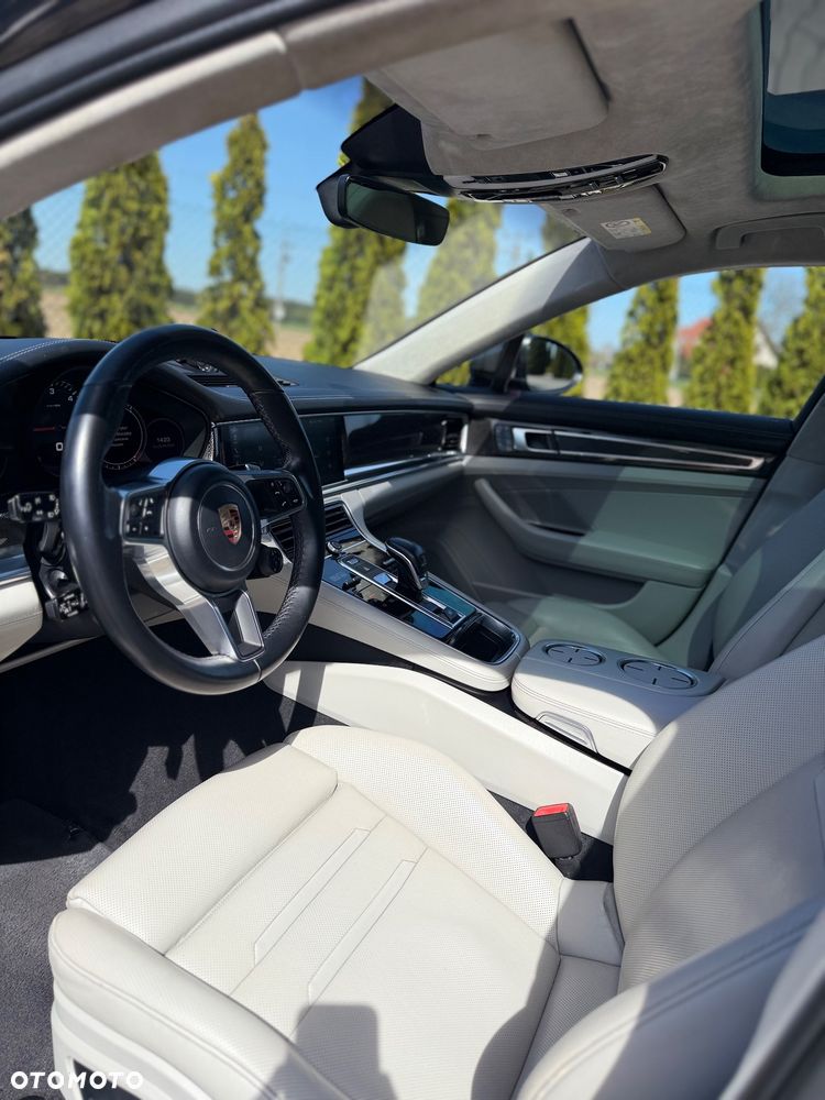 Porsche Panamera - 11