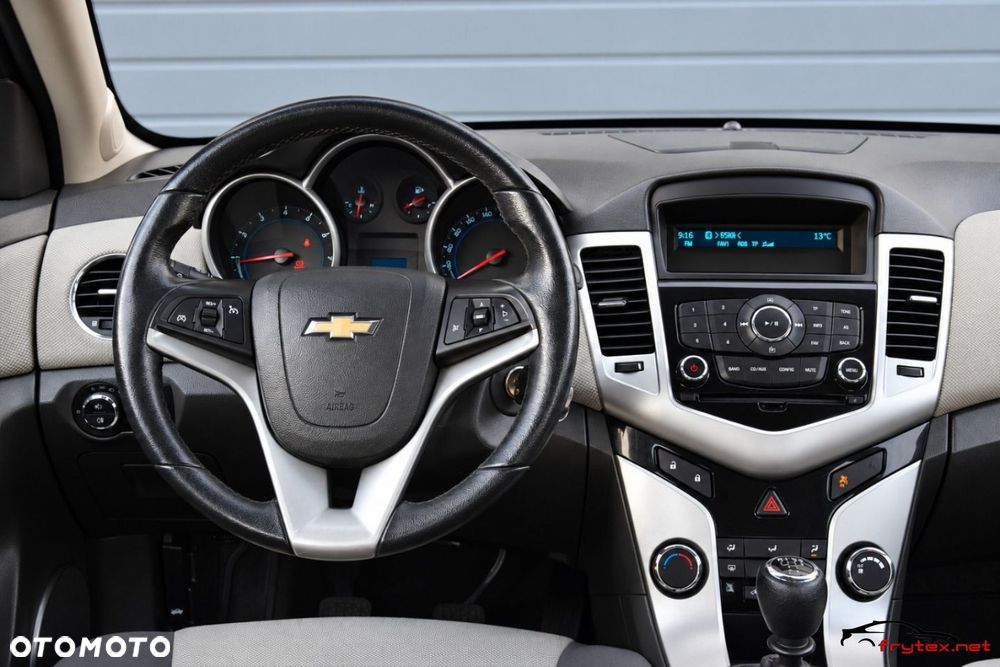 Chevrolet Cruze - 30