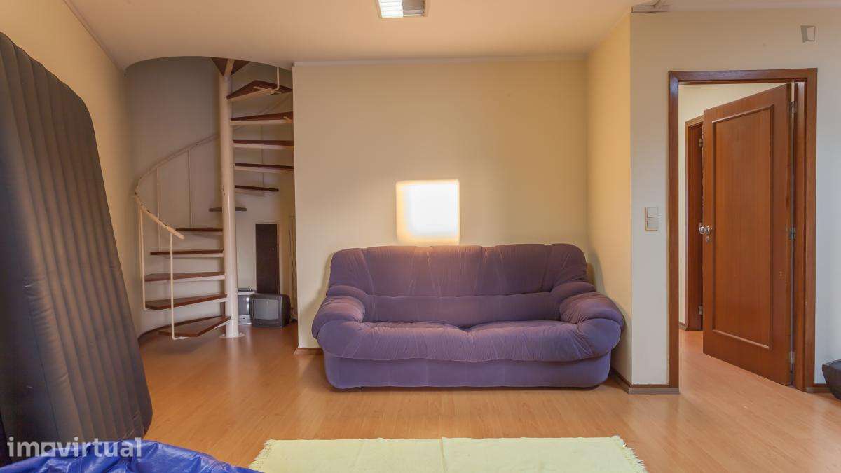 Quarto - localizado em Paranhos Porto - Grande imagem: 3/28