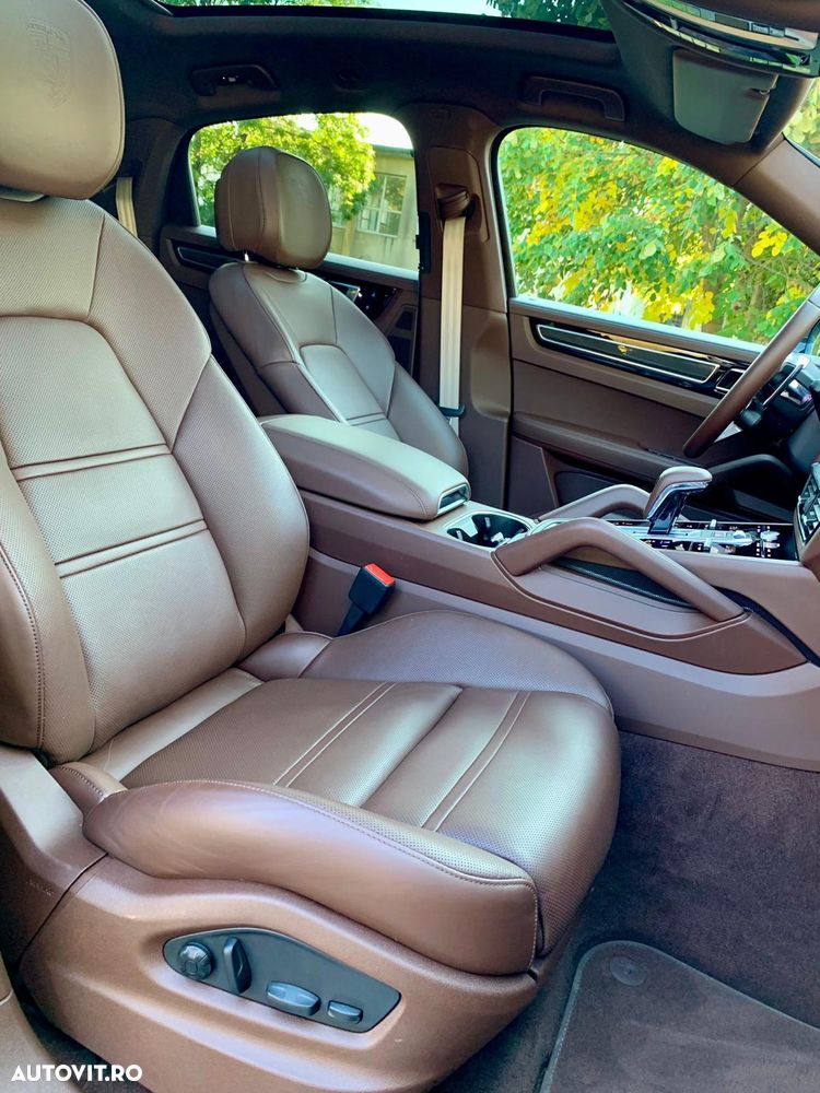 Porsche Cayenne - 15