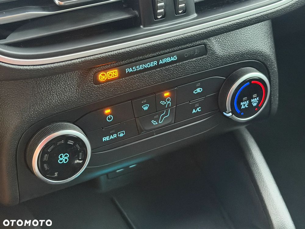 Ford Focus 1.0 EcoBoost Hybrid COOL&CONNECT DESIGN - 19
