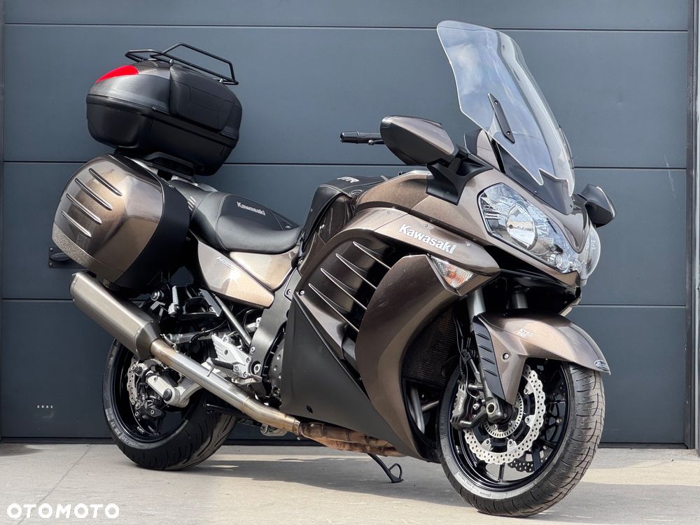Kawasaki GTR - 19