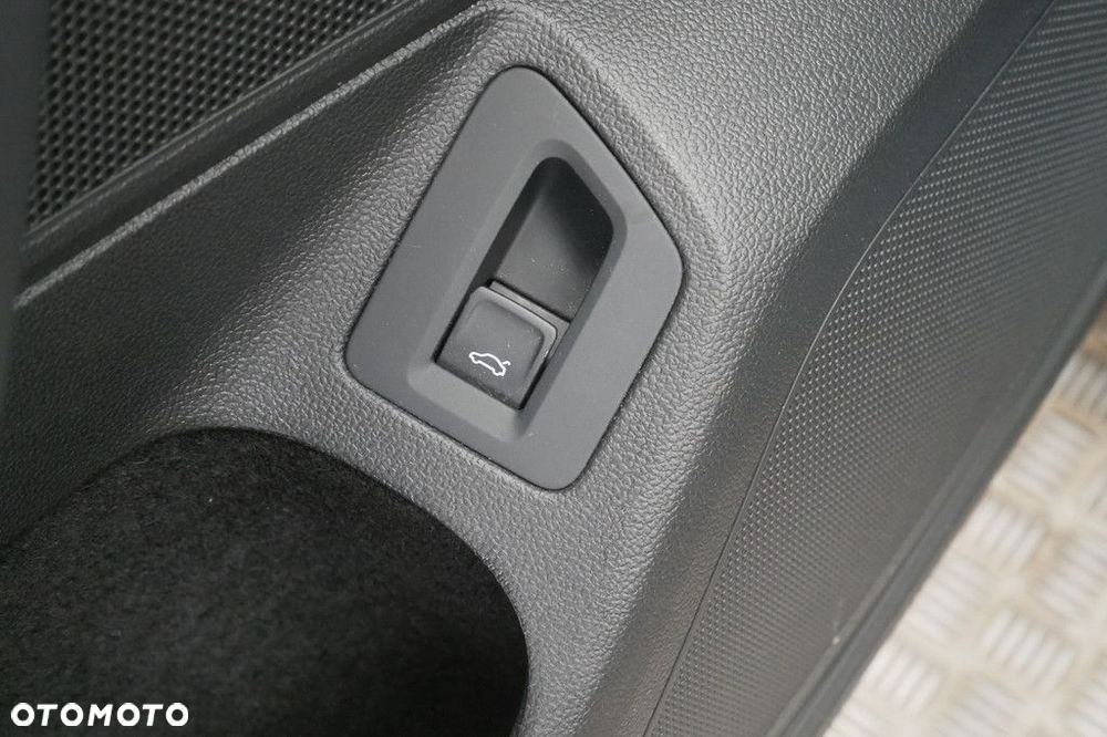 Volkswagen Passat Variant 1.5 TSI ACT mHEV Business DSG - 17