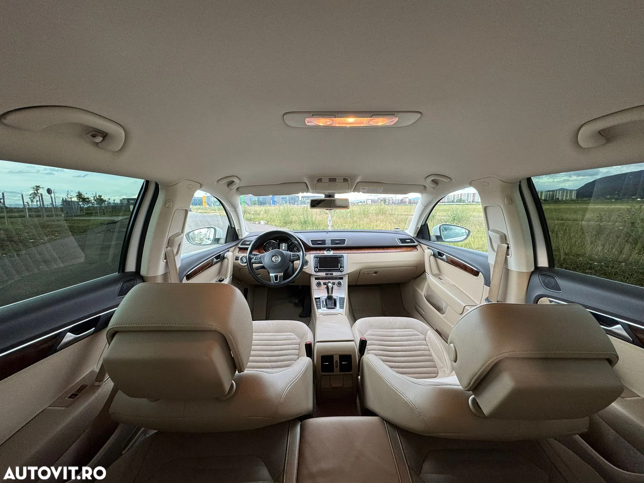 Volkswagen Passat Variant 2.0 TDI BlueMotion Technology DSG Highline - 12