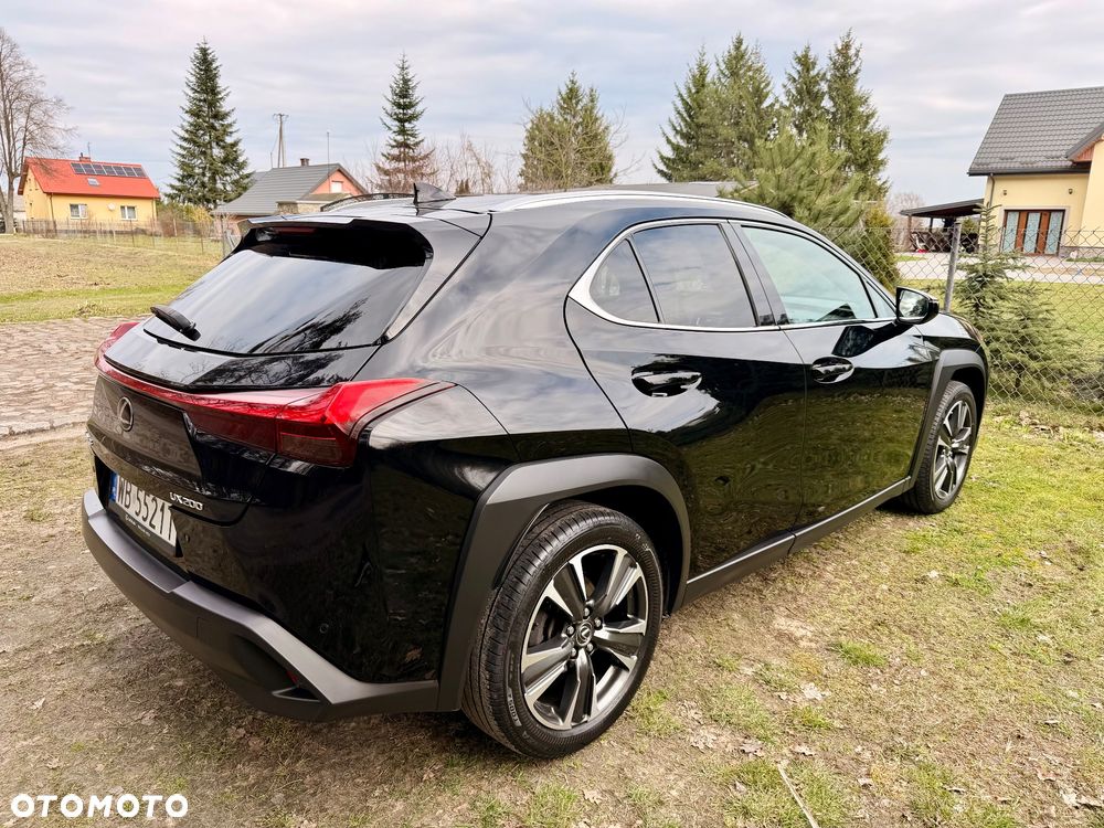 Lexus UX - 5