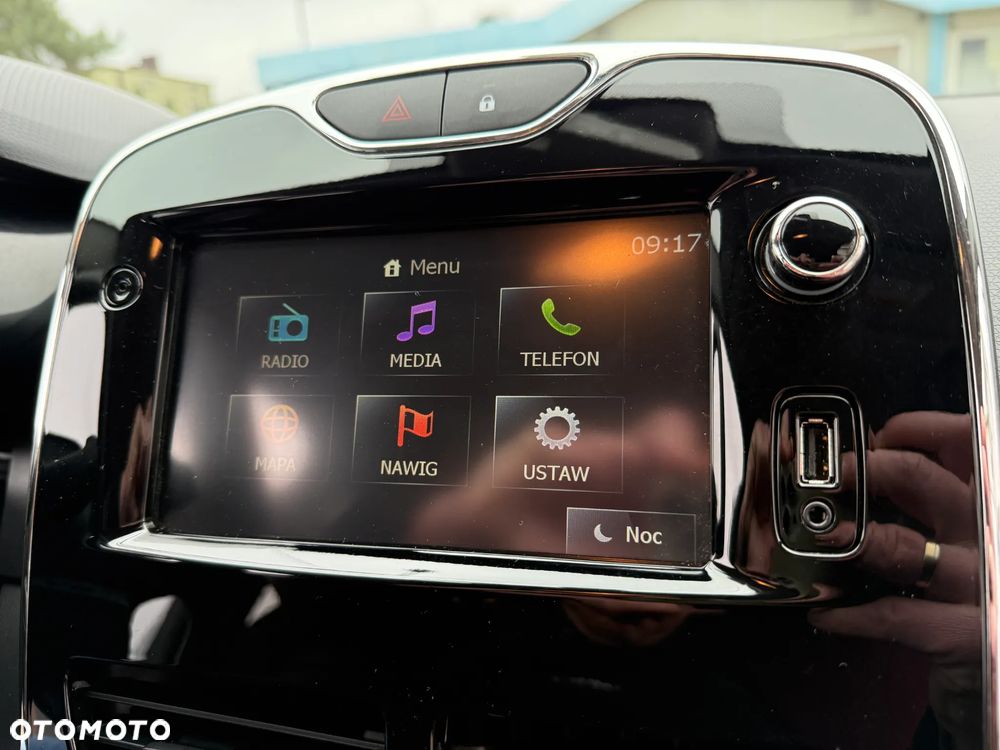 Renault Clio 1.2 16V 75 LIMITED - 22