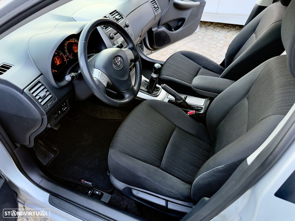 Toyota Corolla 1.4 D-4D - 37