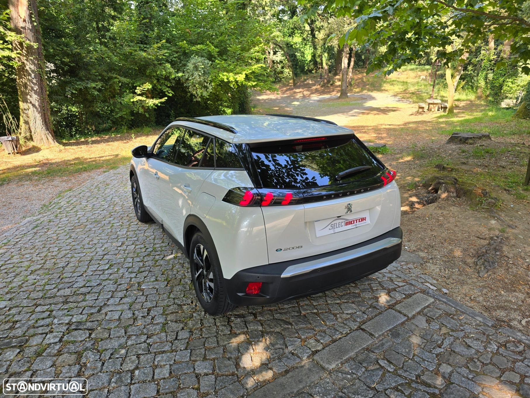 Peugeot e-2008 50 kWh Allure - 7