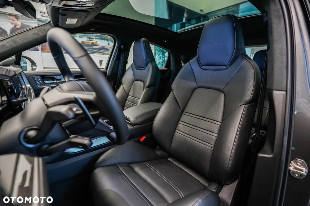 Porsche Cayenne Turbo E-Hybrid PHEV - 11