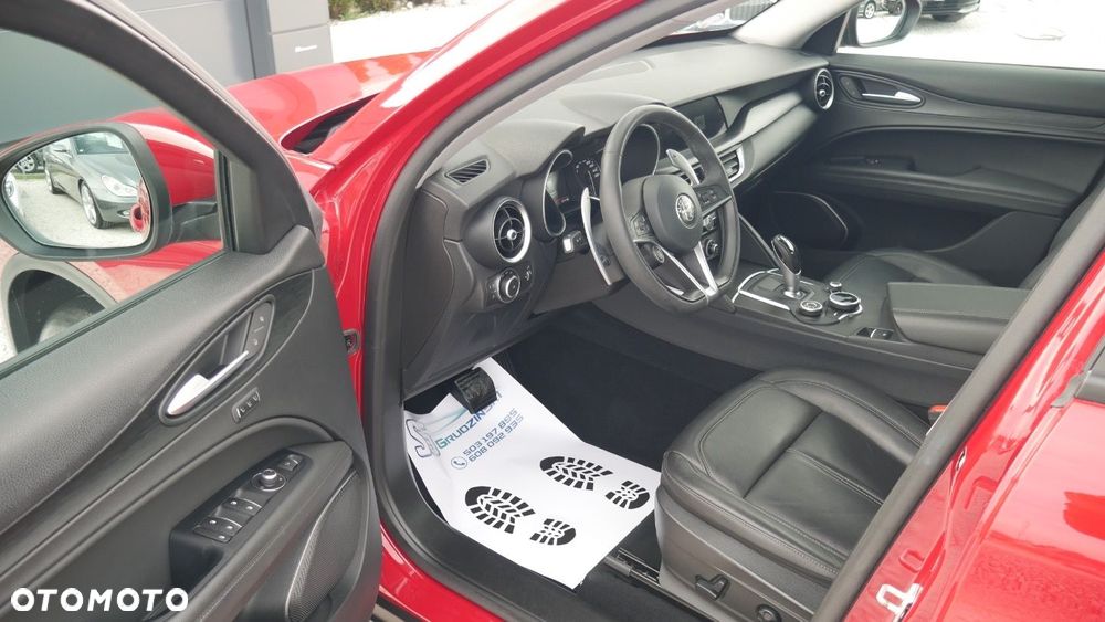Alfa Romeo Stelvio - 15