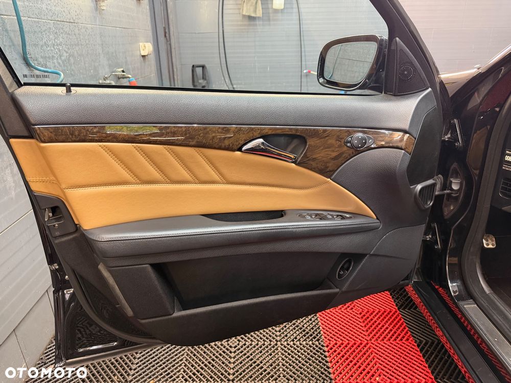 Mercedes-Benz Klasa E 300 BLUETEC Avantgarde - 14