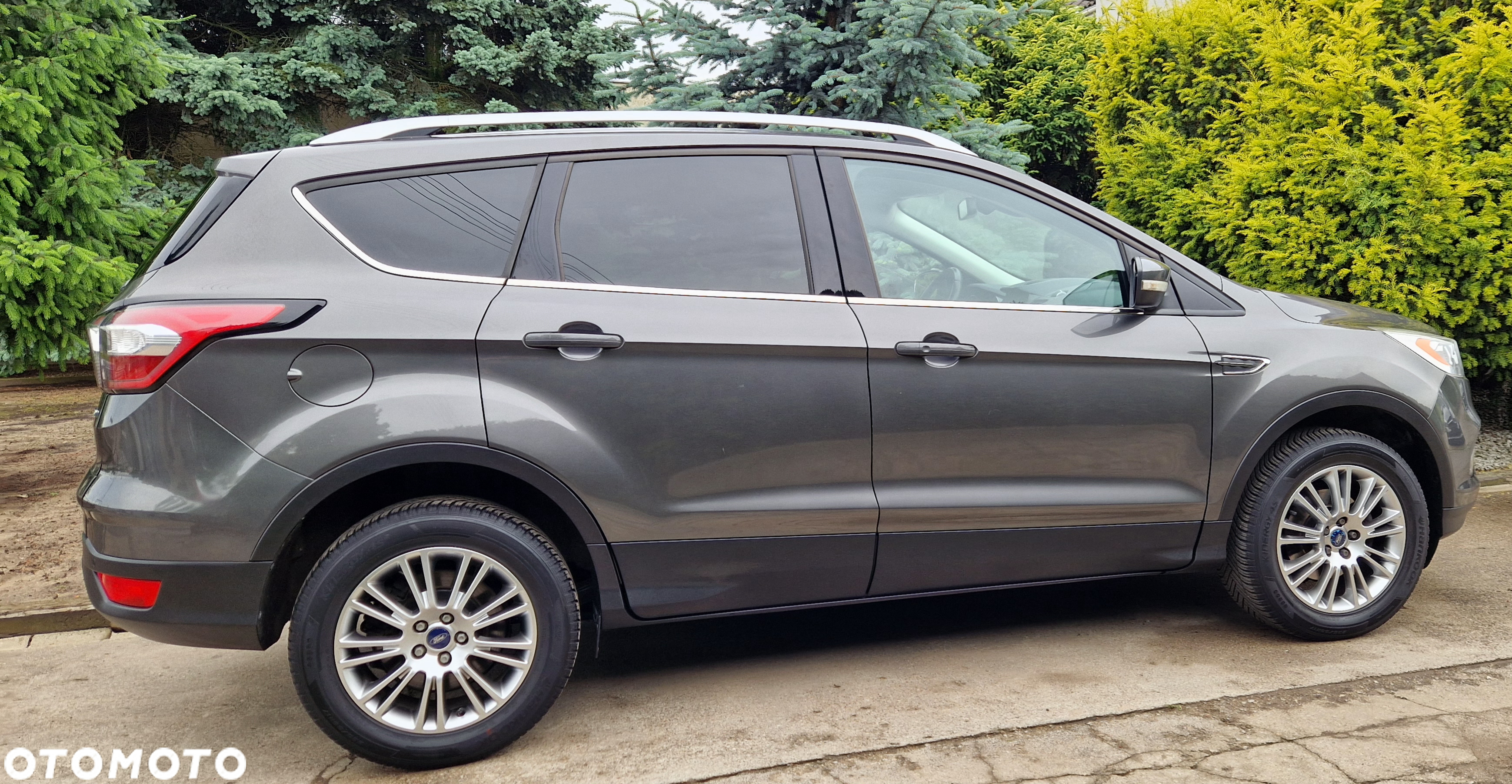 Ford Kuga 1.5 EcoBoost 2x4 Titanium - 6
