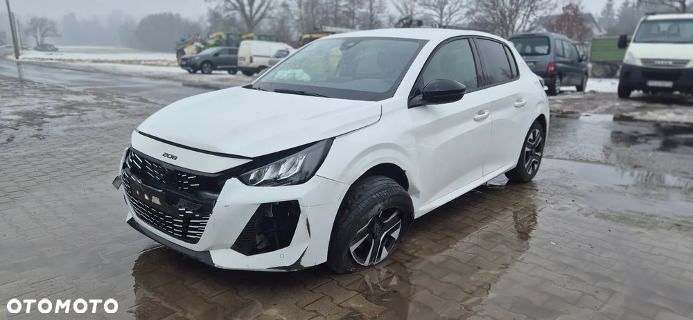 Peugeot 208 - 1