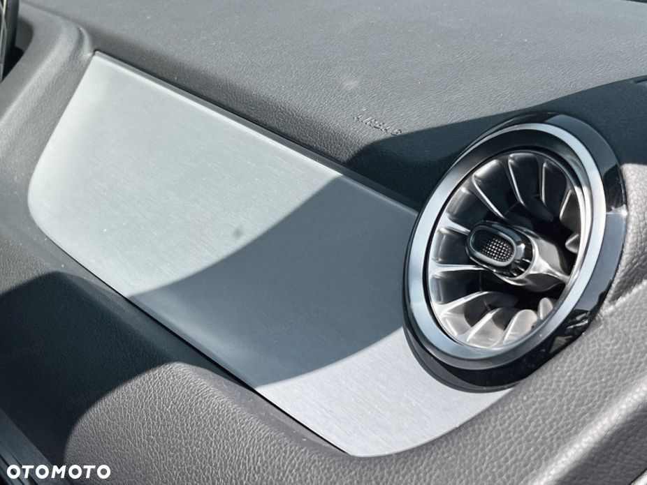 Mercedes-Benz GLA 200 AMG Line - 12