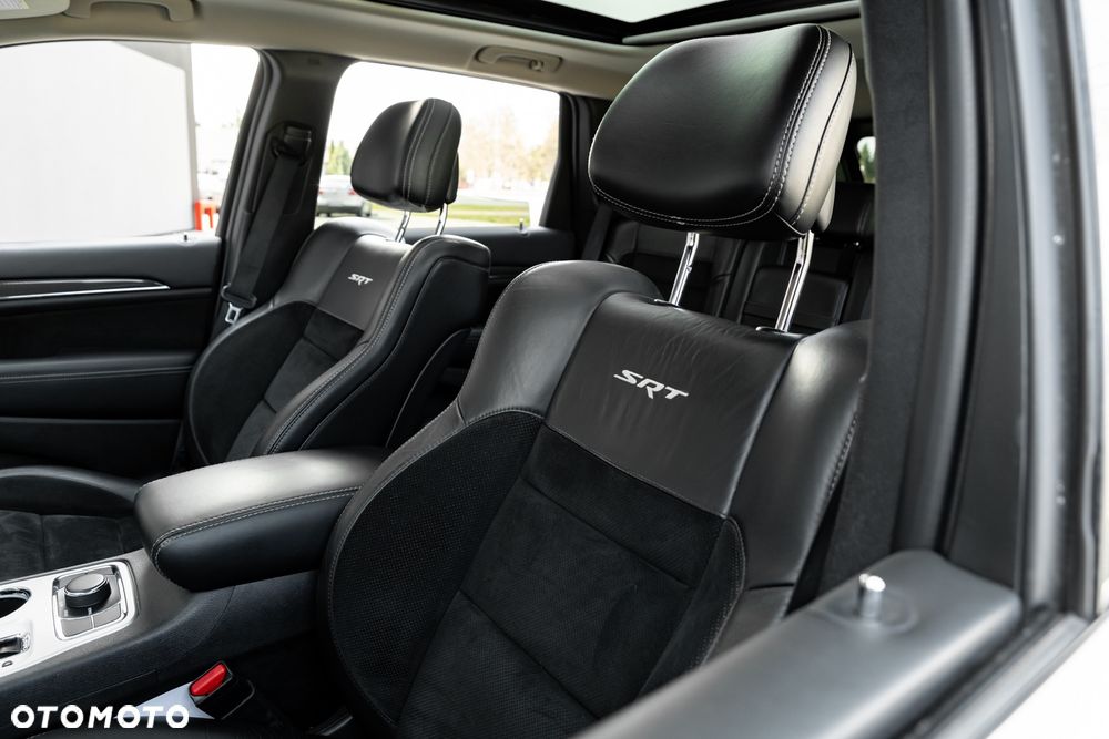 Jeep Grand Cherokee SRT8 - 38