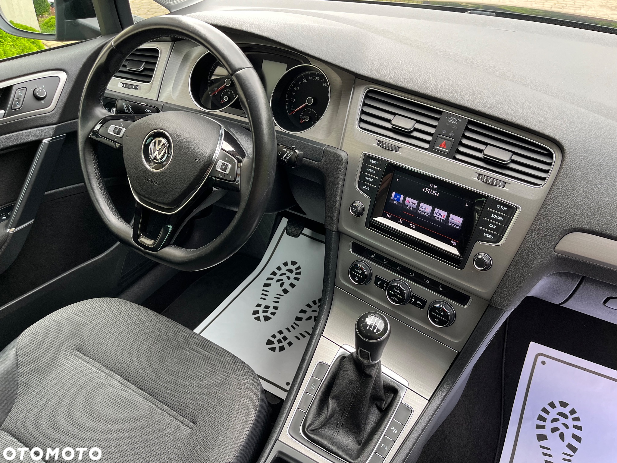 Volkswagen Golf 1.2 TSI BlueMotion Technology Comfortline - 21