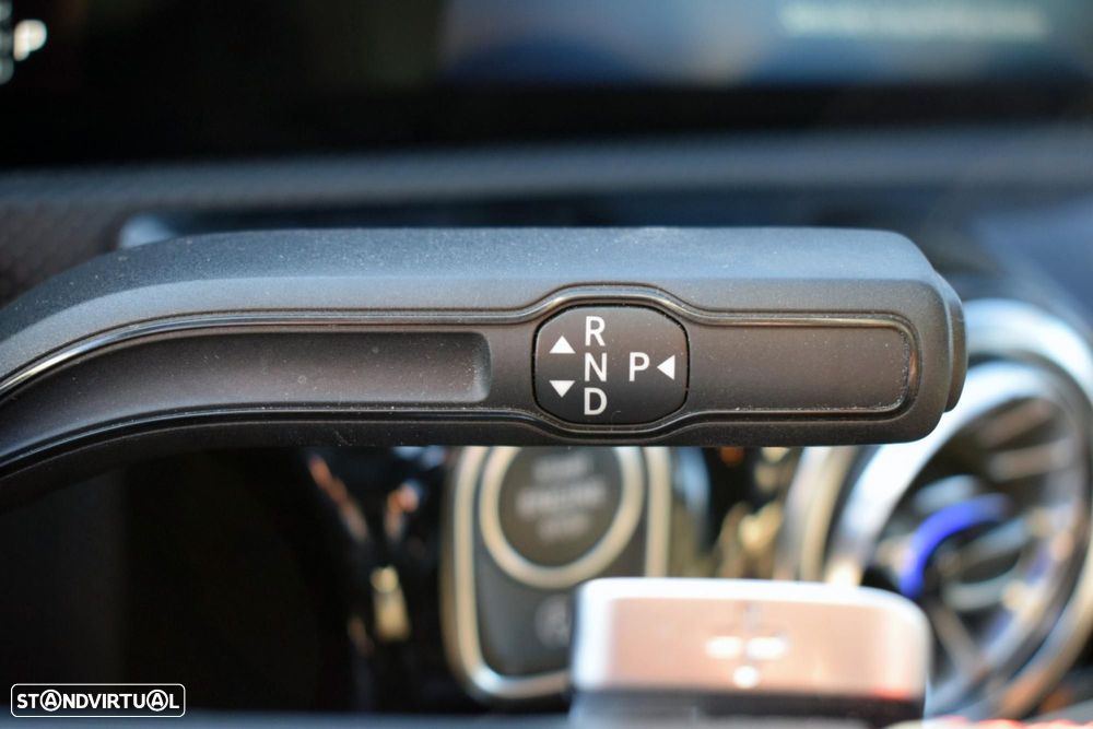 Mercedes-Benz CLA 180 d Shooting Brake AMG Line Aut. - 33