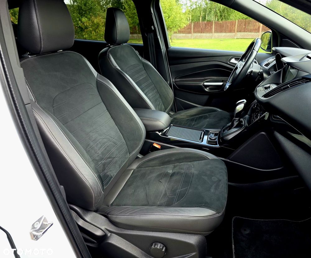 Ford Kuga 2.0 TDCi AWD ST-Line - 24