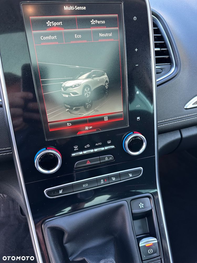 Renault Grand Scenic ENERGY TCe 130 S&S Bose Edition - 28