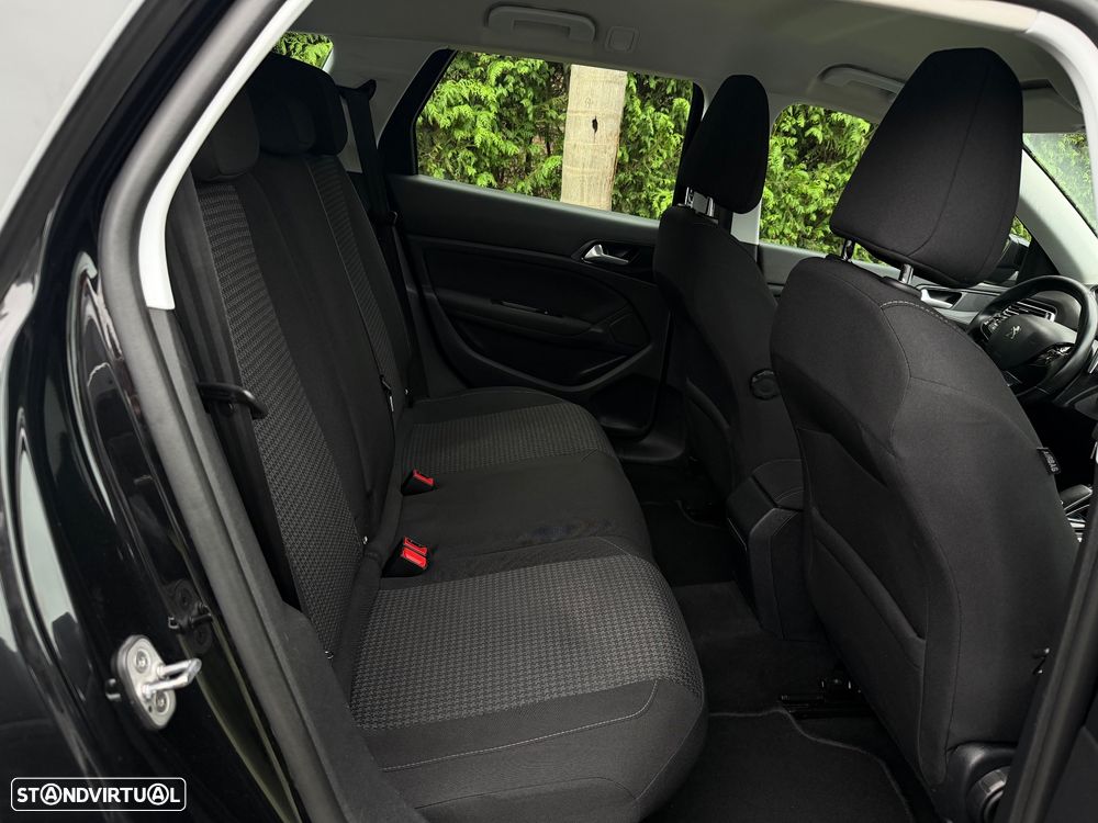 Peugeot 308 SW BlueHDi 130 EAT8 Style - 13