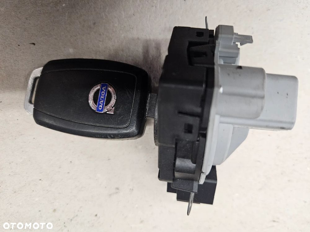Volvo V50 S40 C30  stacyjka kluczyk 30768036 - 2
