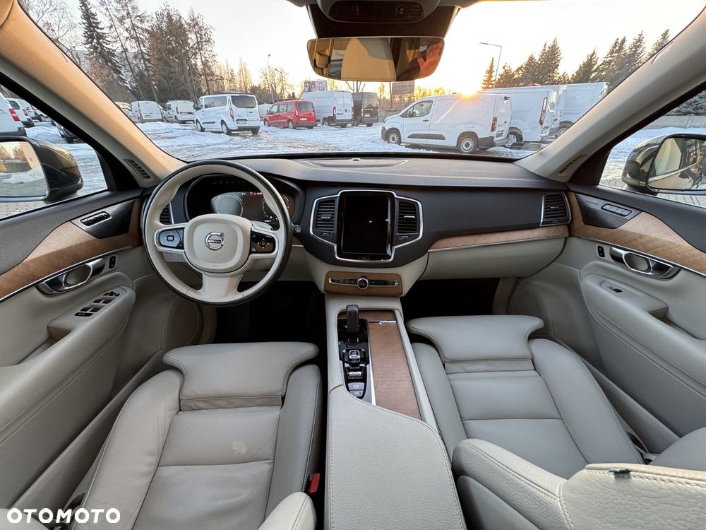 Volvo XC 90 D5 AWD Momentum 7os - 19