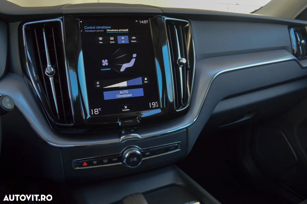 Volvo XC 60 T6 AWD Recharge Geartronic Inscription - 27