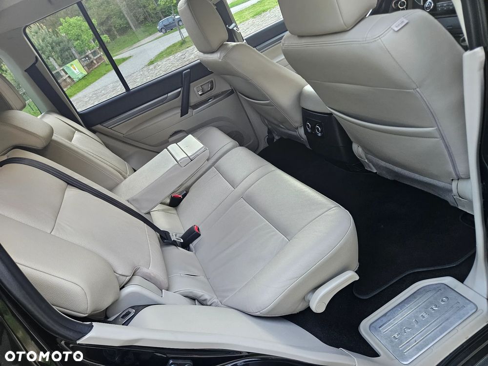 Mitsubishi Pajero 3.2 DID Instyle EU6 - 32