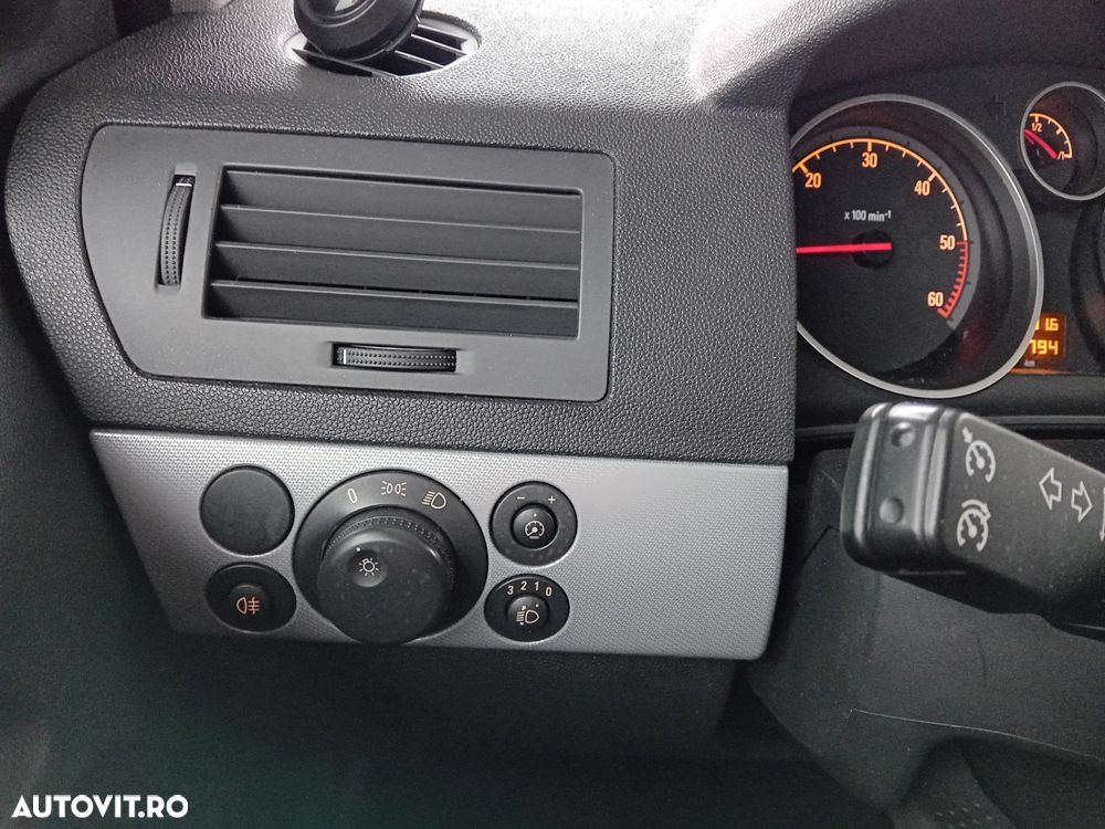 Opel Astra 1.9 CDTI DPF Edition Plus - 21