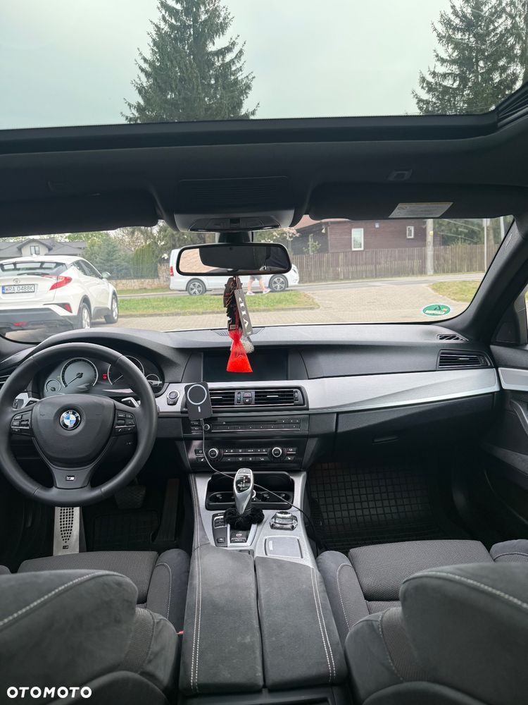 BMW Seria 5 525d - 11