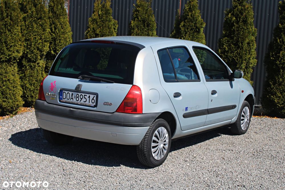 Renault Clio - 12