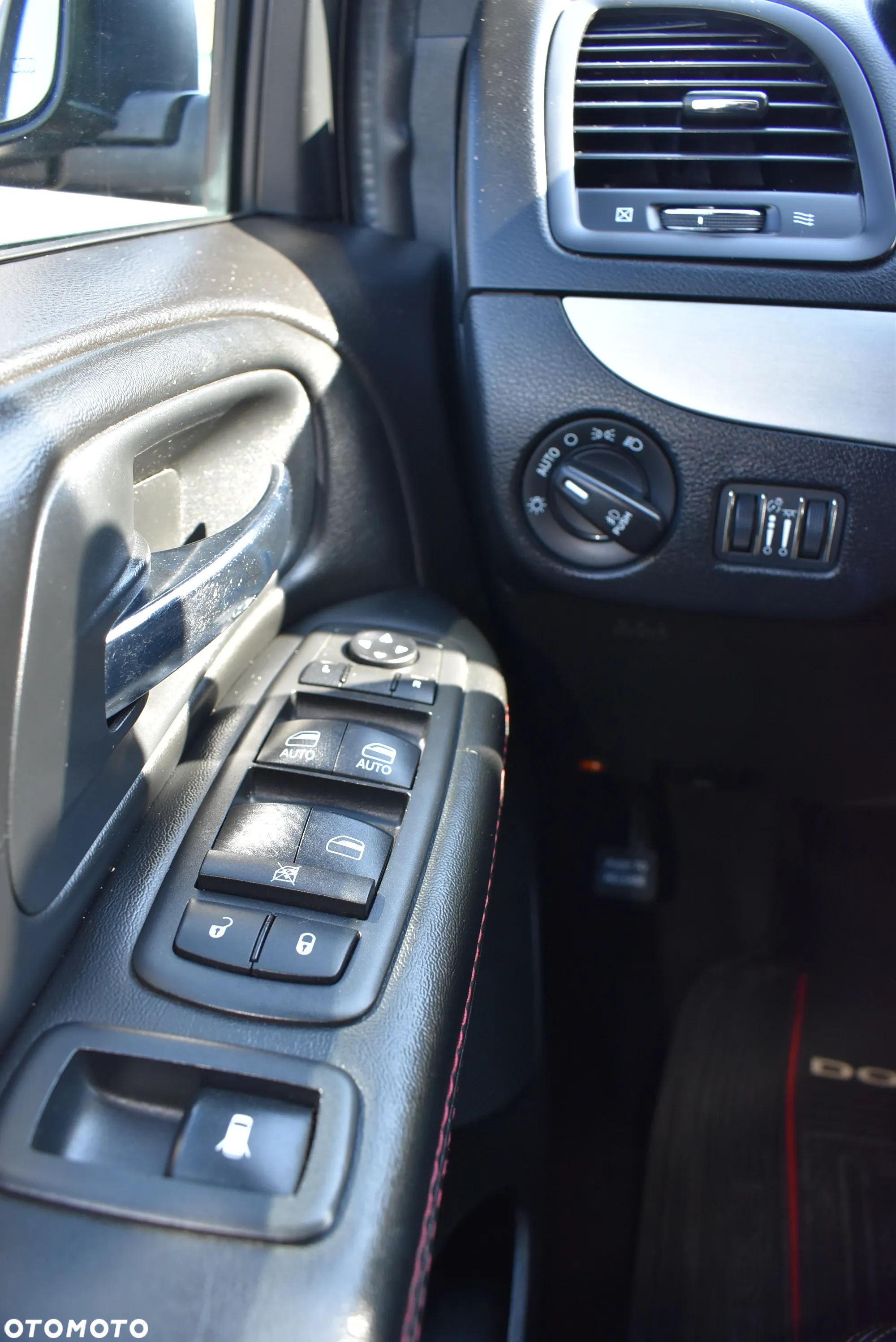 Dodge Grand Caravan 3.6 R/T - 35