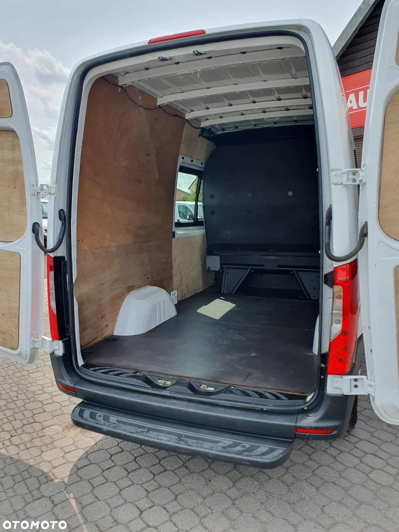 Mercedes-Benz SPRINTER - 9