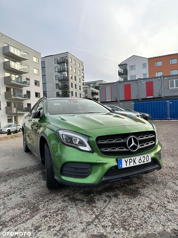 Mercedes-Benz GLA 250 4Matic 7G-DCT AMG Line - 12