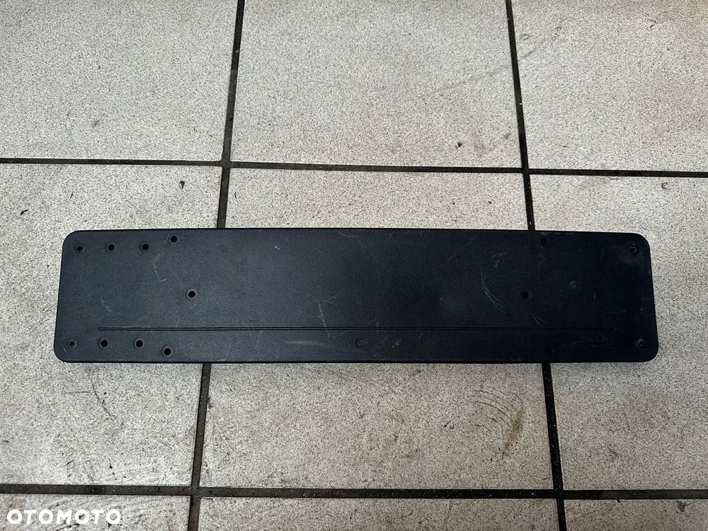MERCEDES C-KLASA 206 PODKŁADKA MOCOWANIE REJESTRACYJNEJ TABLICY A2068853001 - 1