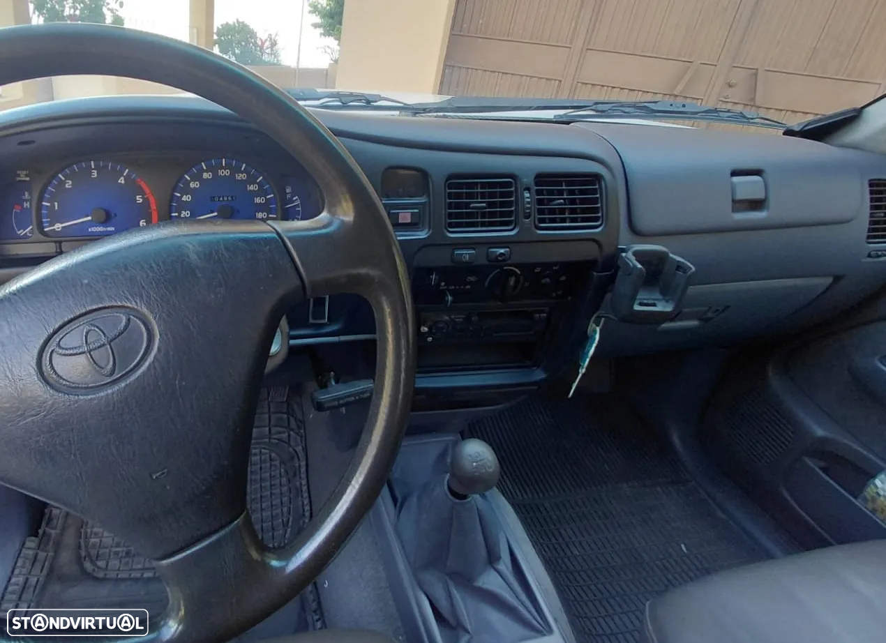 Toyota Hilux 2.5 D4-D CE CM 4L - 7