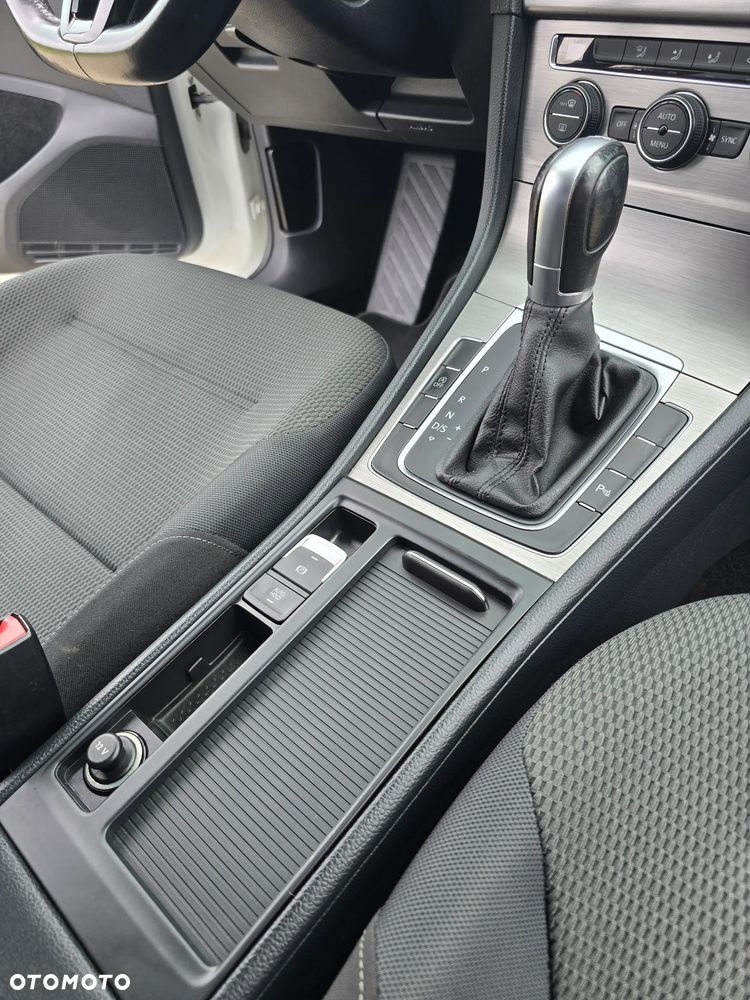 Volkswagen Golf 1.6 TDI BlueMotion Technology DSG Comfortline - 14