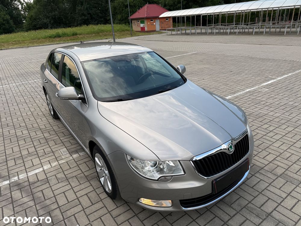 Skoda Superb 2.0 TDI DSG Elegance - 27