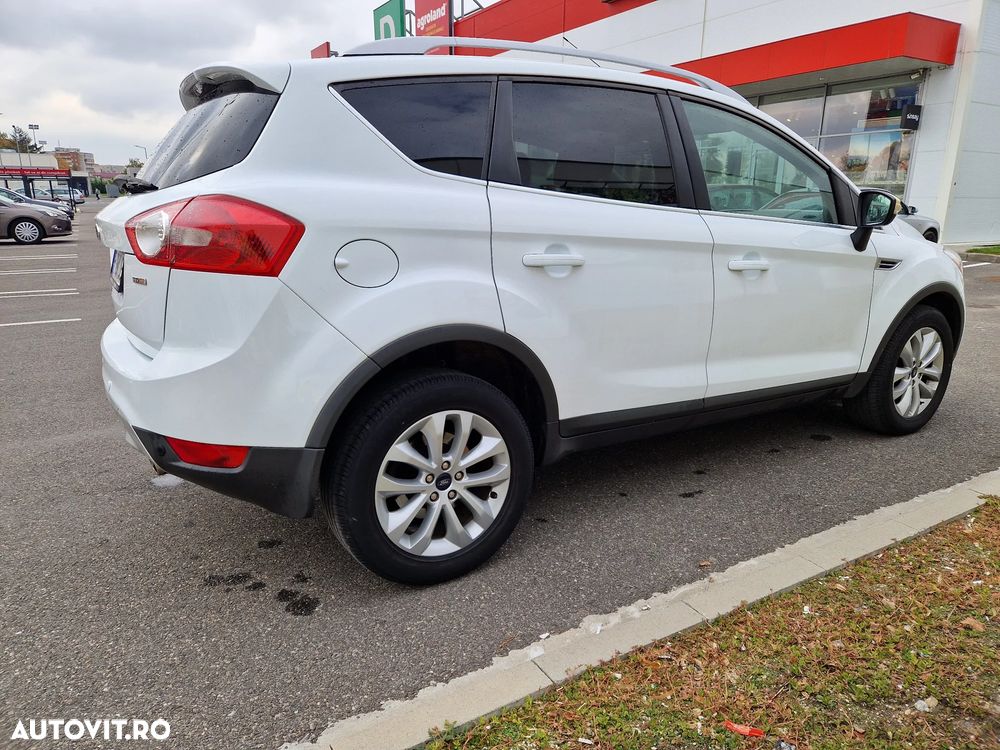 Ford Kuga 2.0 TDCi 2x4 Titanium - 24