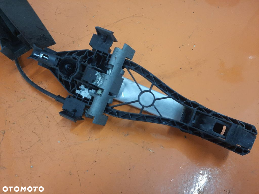 VOLVO V50 I 03-11 KOMBI KLAMKA ZAMEK DRZWI PRZÓD PRAWY 240015103 426-26 - 3
